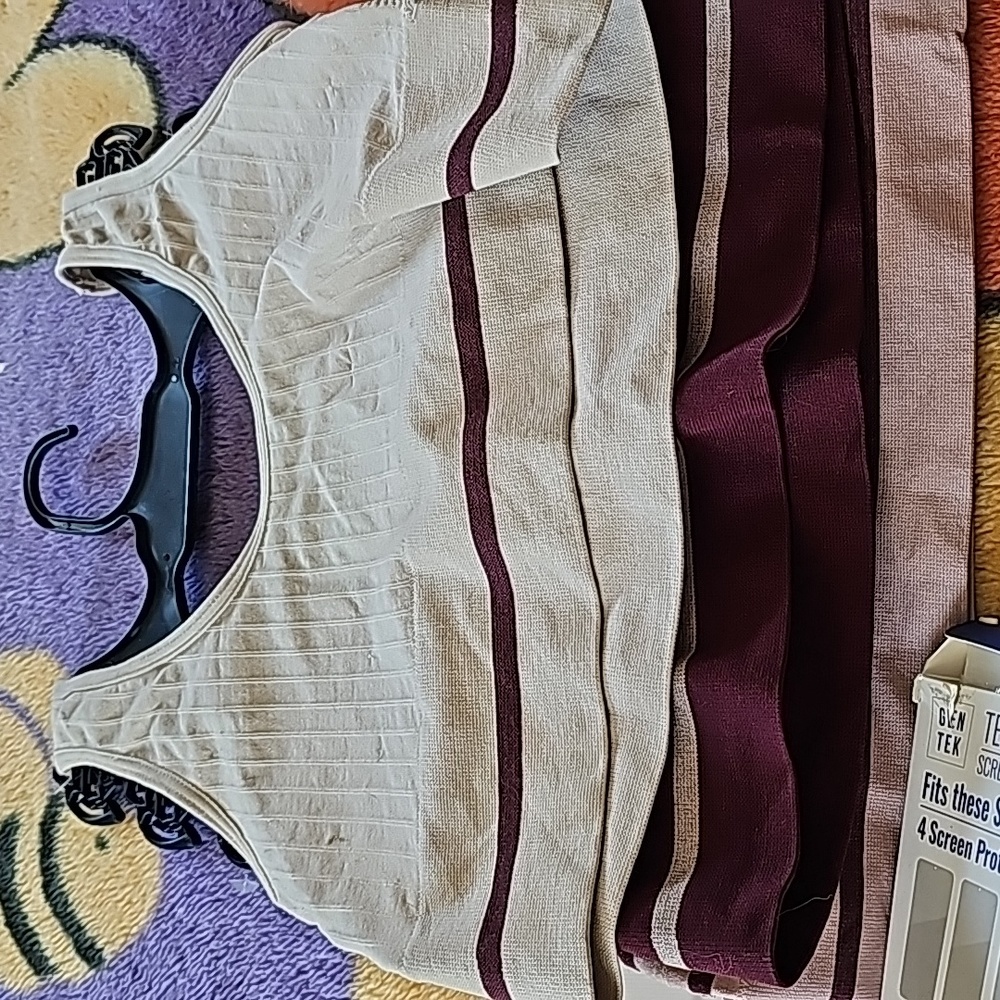 Seamless comfort bras with removable pads